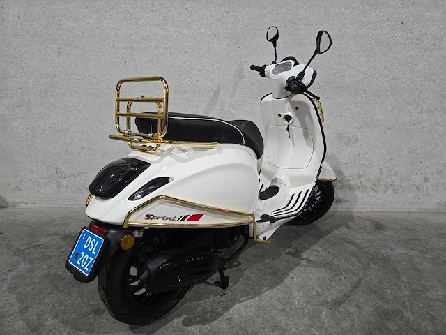 Vespa - snorscooter - sprint 50 - 4t 25km uitvoering dsl20z - afbeelding 6 van  8