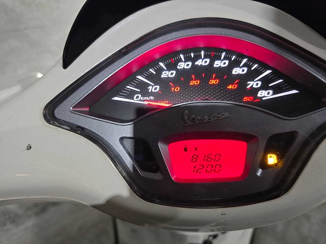 Vespa - snorscooter - sprint 50 - 4t 25km uitvoering dsl20z - afbeelding 7 van  8