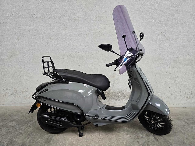 Vespa - snorscooter - sprint 50 - 4t 25km uitvoering dsn26k - afbeelding 1 van  2