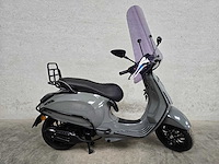 Vespa - snorscooter - sprint 50 - 4t 25km uitvoering dsn26k - afbeelding 1 van  2