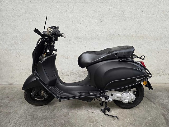 Vespa - snorscooter - sprint 50 - 4t 25km uitvoering dsr46d - afbeelding 1 van  3