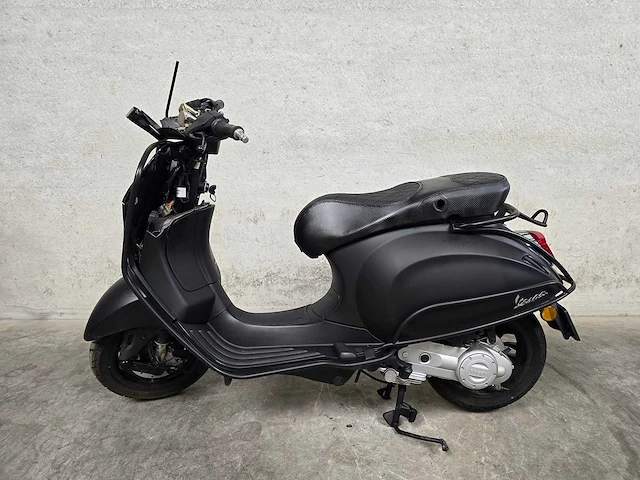 Vespa - snorscooter - sprint 50 - 4t 25km uitvoering dsr46d - afbeelding 1 van  8
