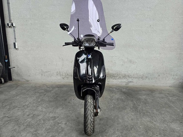 Vespa - snorscooter - sprint 50 - 4t 25km uitvoering dzz03d - afbeelding 5 van  9