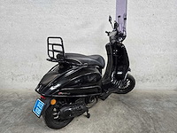 Vespa - snorscooter - sprint 50 - 4t 25km uitvoering dzz03d - afbeelding 8 van  9