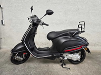 Vespa - snorscooter - sprint 50 - brommer - afbeelding 1 van  9
