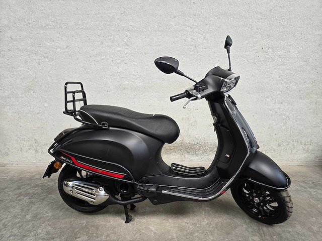 Vespa - snorscooter - sprint 50 - brommer - afbeelding 2 van  9