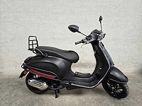 Vespa - snorscooter - sprint 50 - brommer - afbeelding 2 van  9