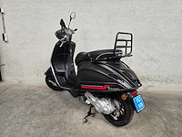 Vespa - snorscooter - sprint 50 - brommer - afbeelding 7 van  9