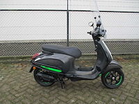 Vespa - snorscooter - sprint 50 - scooter - afbeelding 8 van  11