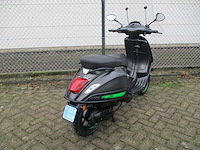 Vespa - snorscooter - sprint 50 - scooter - afbeelding 9 van  11
