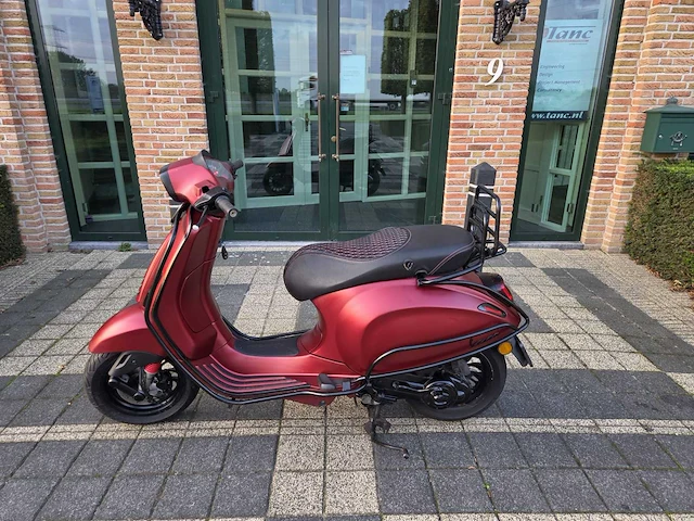Vespa - sprint 2017 4 takt - snorfietsen & snorscooters - afbeelding 2 van  7