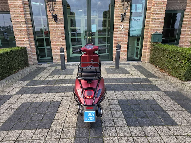 Vespa - sprint 2017 4 takt - snorfietsen & snorscooters - afbeelding 3 van  7