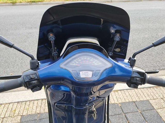 Vespa - sprint primavera 4 takt - brommer - afbeelding 8 van  20
