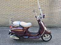Vespa - vie della moda - brommer - afbeelding 5 van  10