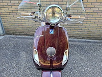Vespa - vie della moda - brommer - afbeelding 7 van  10