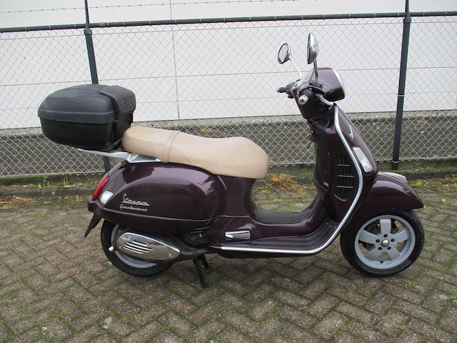 Vespa 200 l granturismo - motorscooter - motorfiets - afbeelding 9 van  12