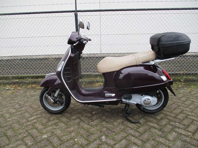 Vespa 200 l granturismo - motorscooter - motorfiets - afbeelding 1 van  12
