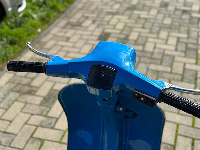 Vespa 50 special - afbeelding 6 van  14