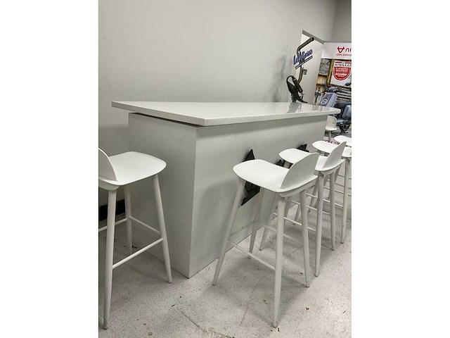 Vespa baliemeubel met design barkrukken - afbeelding 2 van  11