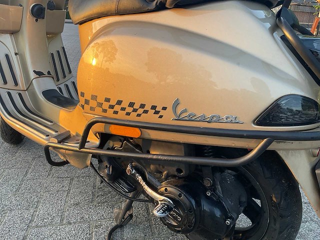 Vespa bromscooter lx 50 4t scooter - afbeelding 6 van  21