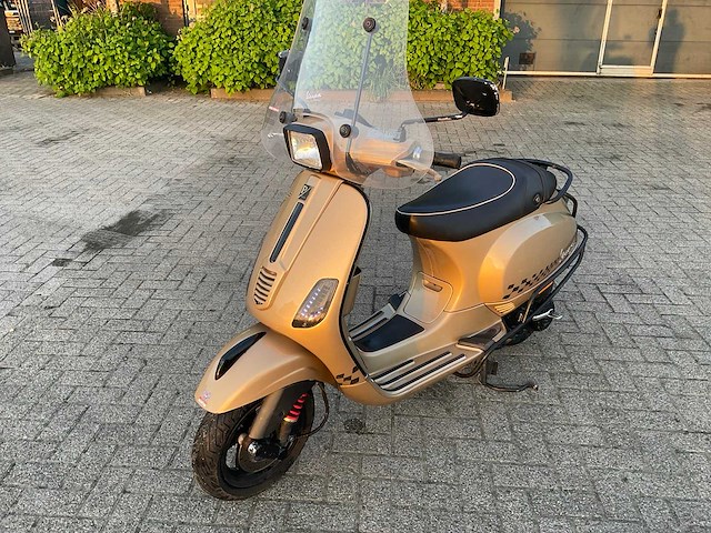 Vespa bromscooter lx 50 4t scooter - afbeelding 1 van  21