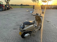 Vespa bromscooter lx 50 4t scooter - afbeelding 18 van  21
