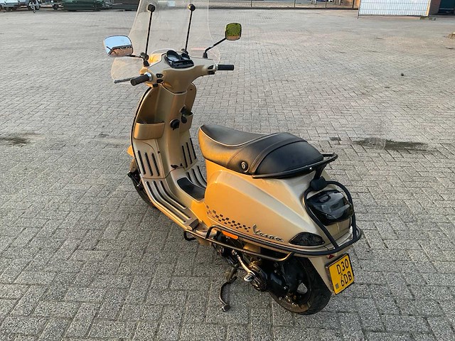 Vespa bromscooter lx 50 4t scooter - afbeelding 20 van  21