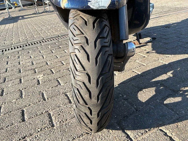 Vespa bromscooter lx 50 4t scooter - afbeelding 4 van  26
