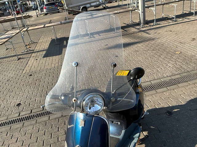 Vespa bromscooter lx 50 4t scooter - afbeelding 25 van  26