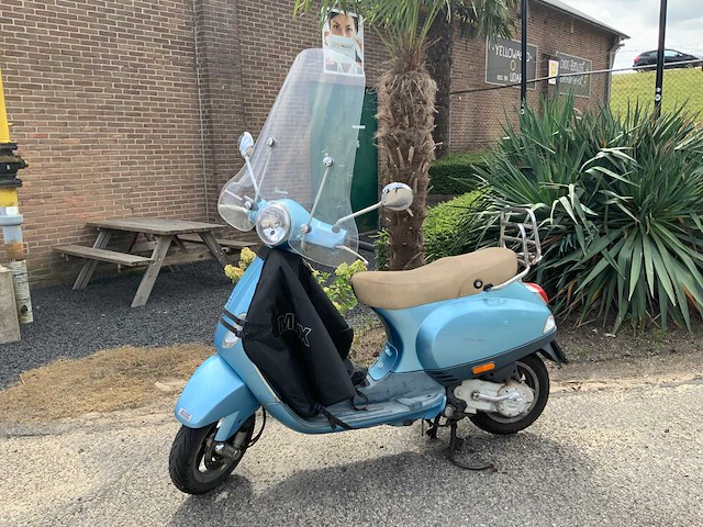 Vespa bromscooter lx 50 4t scooter - afbeelding 2 van  9