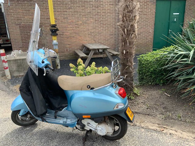 Vespa bromscooter lx 50 4t scooter - afbeelding 3 van  9