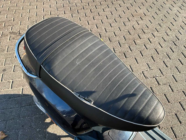 Vespa bromscooter lx 50 4t scooter - afbeelding 16 van  26