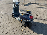 Vespa bromscooter lx 50 4t scooter - afbeelding 20 van  26