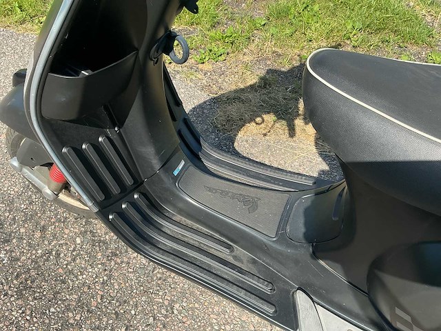 Vespa bromscooter lx 50 4t scooter - afbeelding 13 van  18