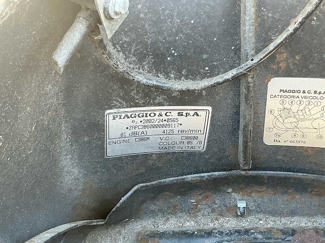 Vespa bromscooter lx 50 4t scooter - afbeelding 18 van  18