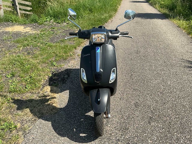 Vespa bromscooter lx 50 4t scooter - afbeelding 8 van  18
