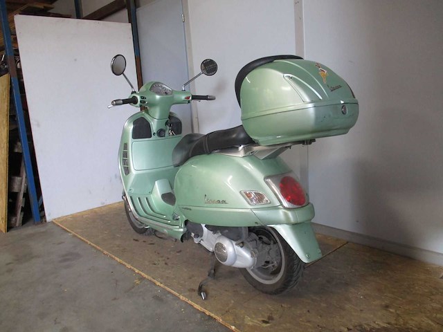 Vespa gt 200l - motorscooter - granturismo liquid cooled - motorcycle - afbeelding 2 van  11