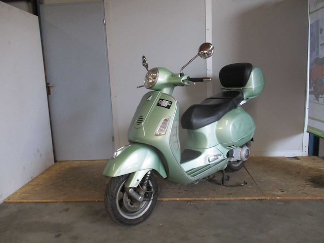 Vespa gt 200l - motorscooter - granturismo liquid cooled - motorcycle - afbeelding 4 van  11