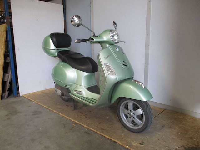 Vespa gt 200l - motorscooter - granturismo liquid cooled - motorcycle - afbeelding 7 van  11