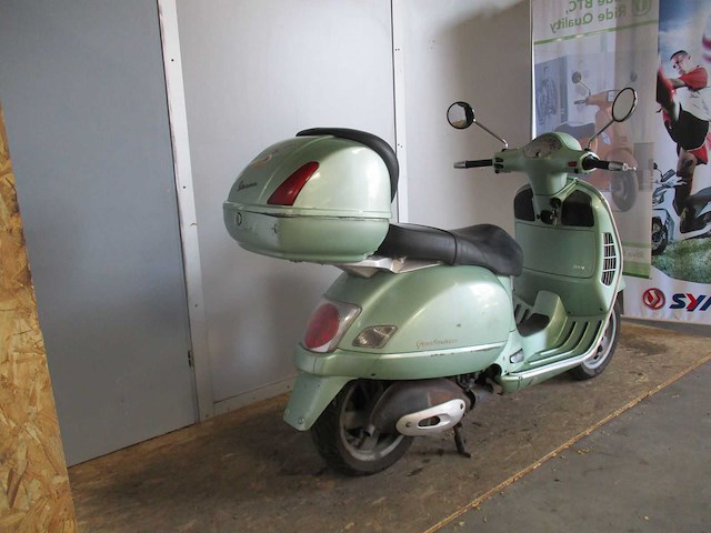 Vespa gt 200l - motorscooter - granturismo liquid cooled - motorcycle - afbeelding 9 van  11