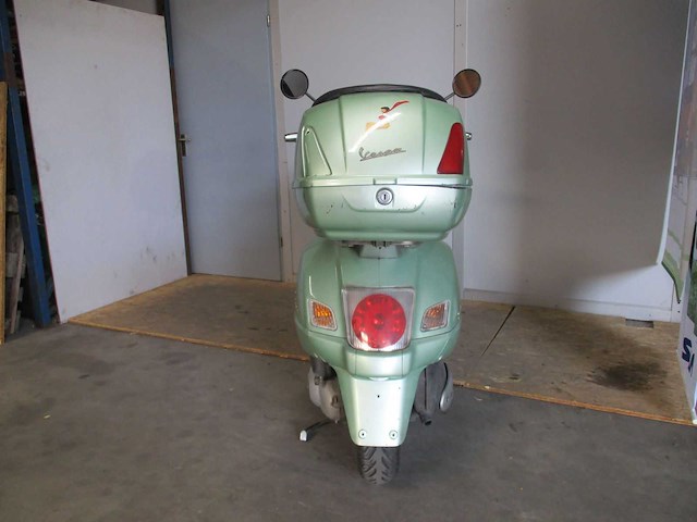 Vespa gt 200l - motorscooter - granturismo liquid cooled - motorcycle - afbeelding 10 van  11
