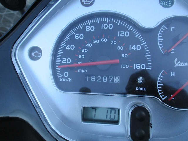 Vespa gts - super motorscooter - 125ie - motorfiets - afbeelding 3 van  11