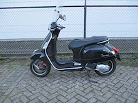 Vespa gts - super motorscooter - 125ie - motorfiets - afbeelding 1 van  11