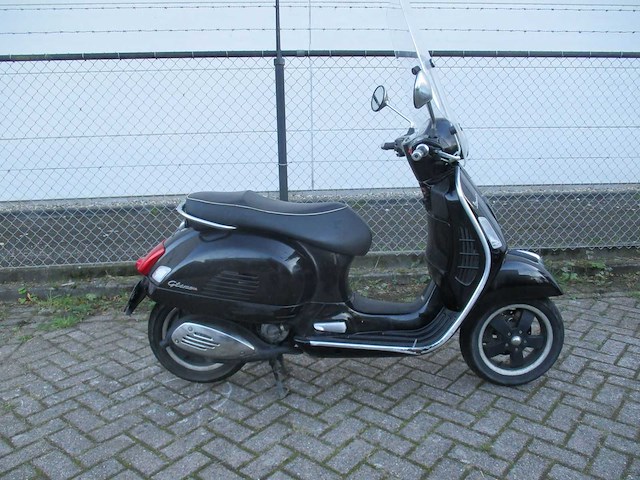 Vespa gts - super motorscooter - 125ie - motorfiets - afbeelding 8 van  11