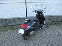 Vespa gts - super motorscooter - 125ie - motorfiets - afbeelding 9 van  11