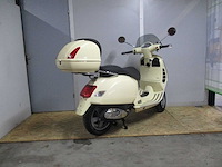 Vespa gts 125 - motorscooter - motorfiets - afbeelding 10 van  12