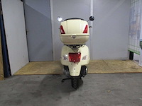 Vespa gts 125 - motorscooter - motorfiets - afbeelding 11 van  12