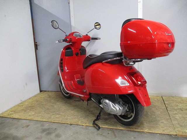 Vespa gts 125 - motorscooter - motorfiets - afbeelding 2 van  11