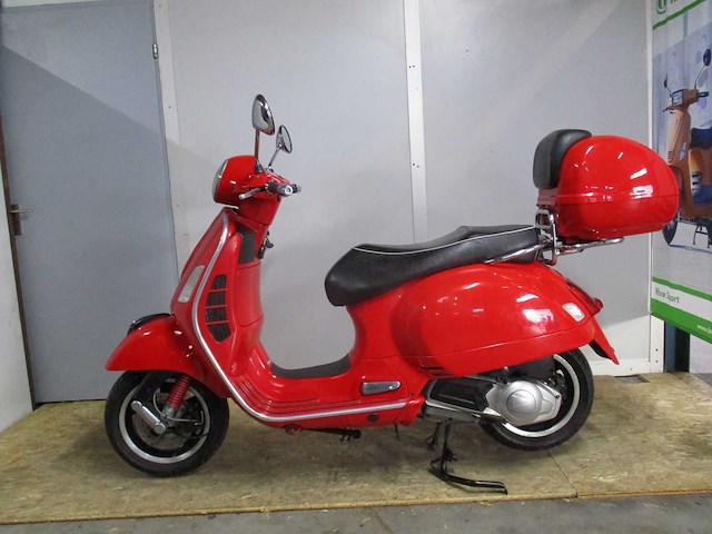 Vespa gts 125 - motorscooter - motorfiets - afbeelding 1 van  11