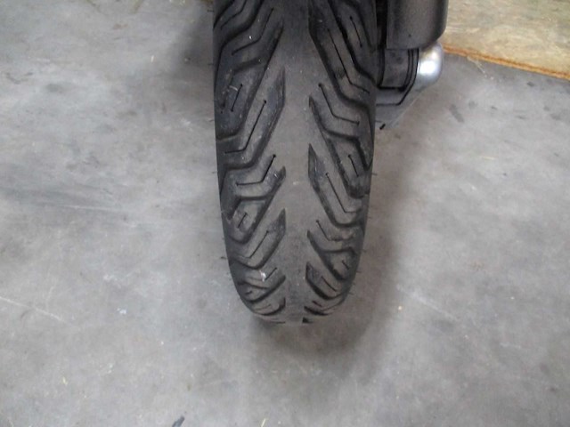 Vespa gts 125 - motorscooter - motorfiets - afbeelding 6 van  11